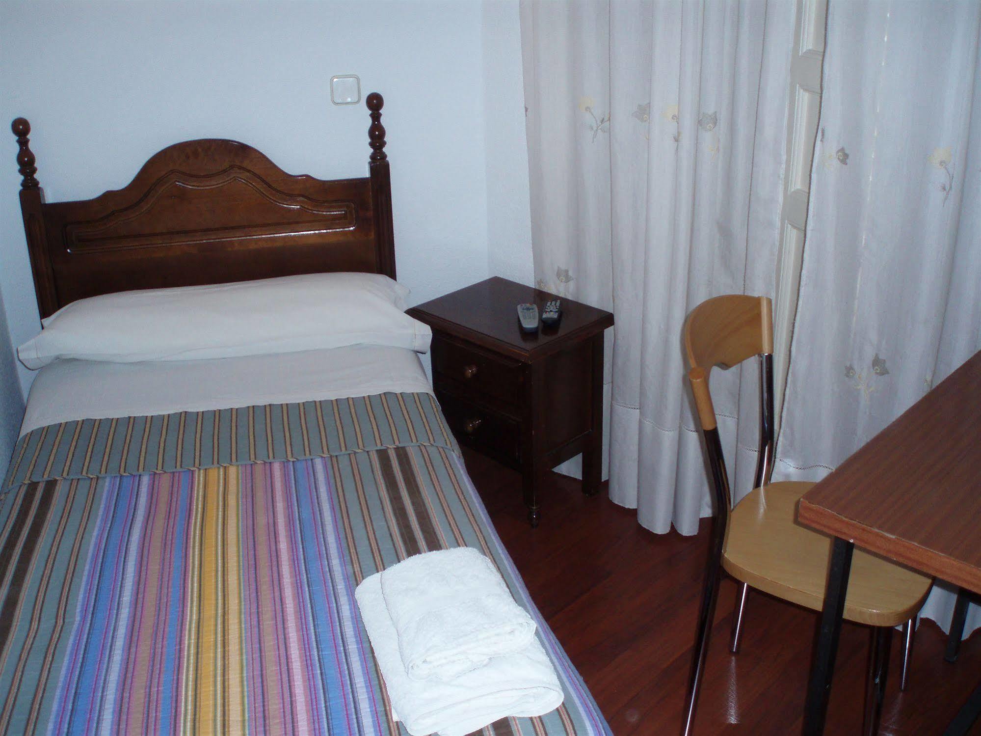 Hostal Castilla Madrid Eksteriør bilde